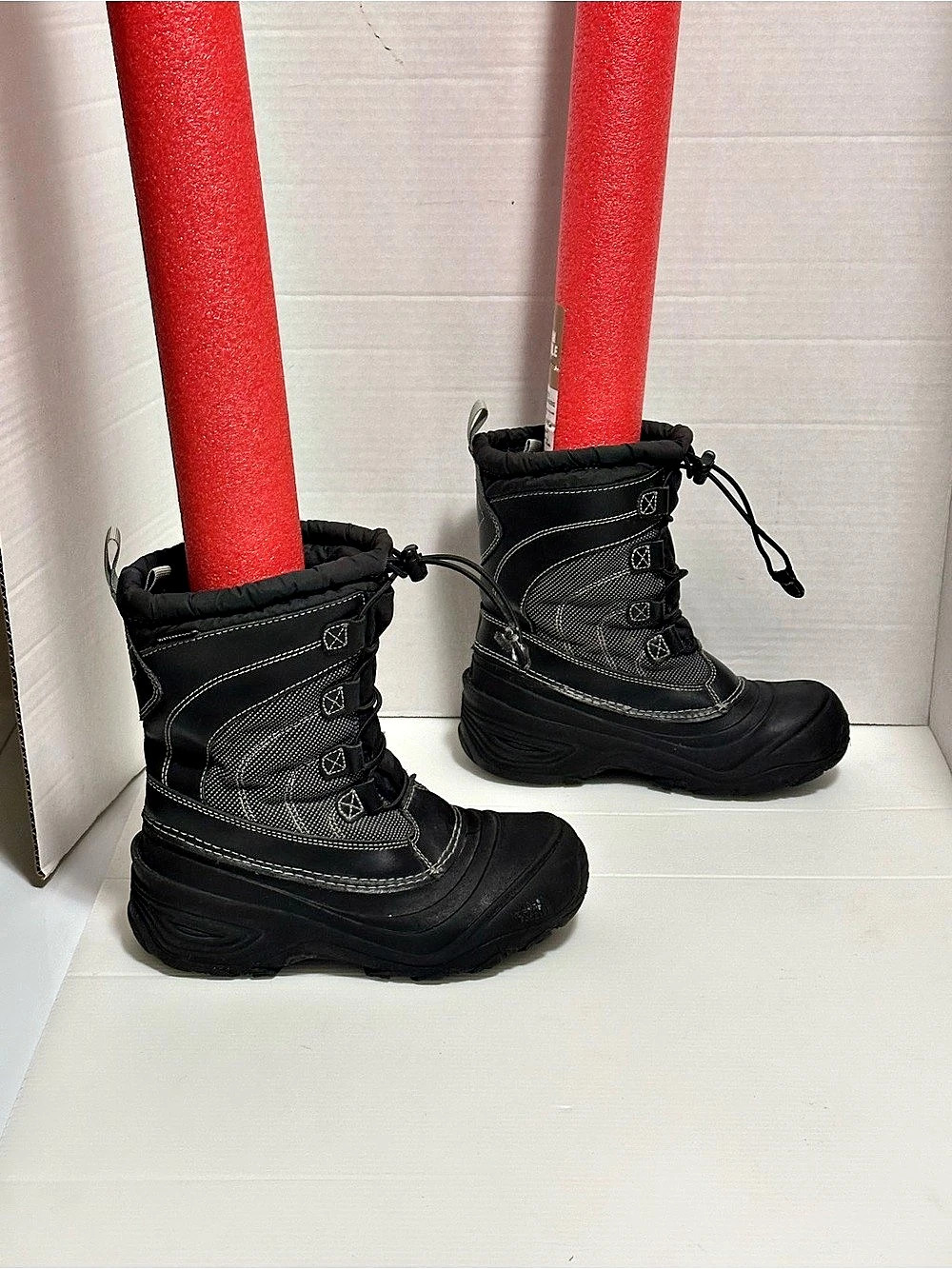The North Face Alpenglow IV Winter Boots Black & Red US 3